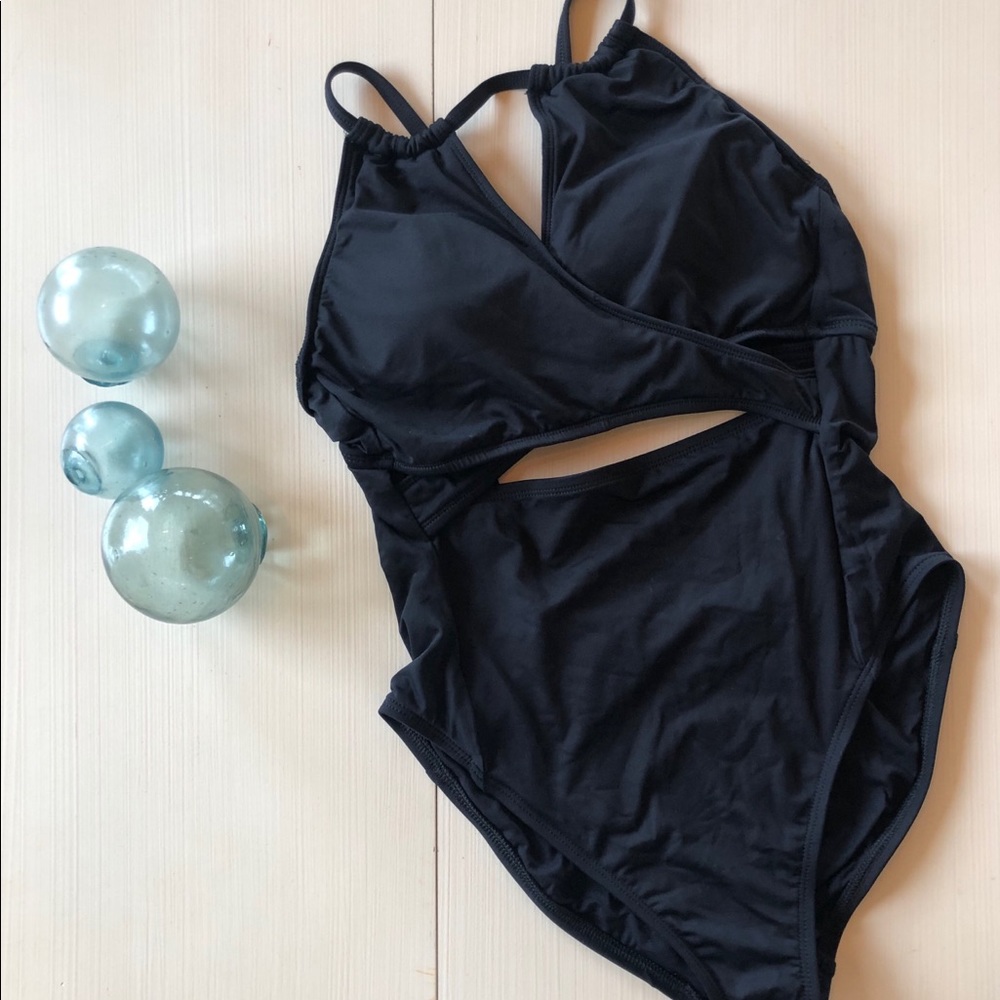 La Blanca Super Cute Black One Piece NWOT